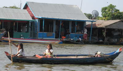 Kids out for a paddle