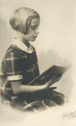 Mom reading at 8 yrs old